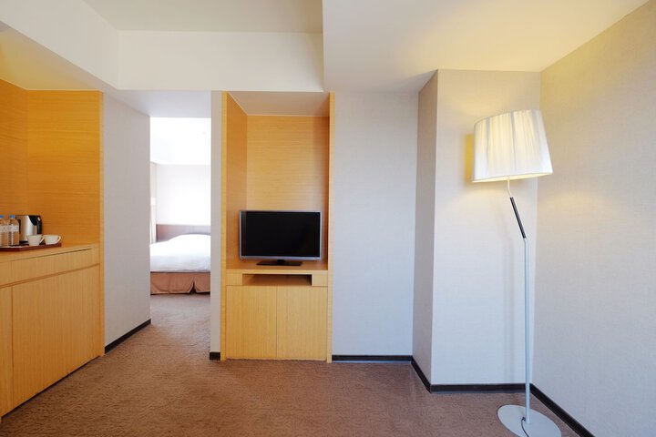 Room 15 of 60