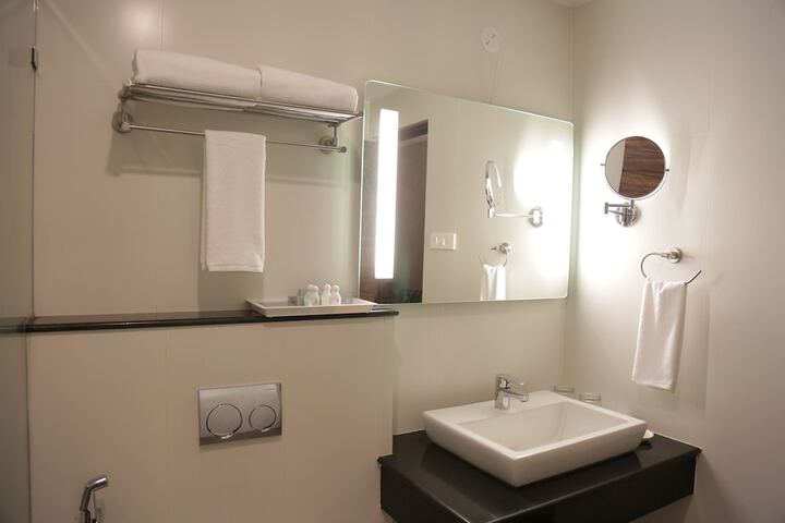 Room 13 of 26