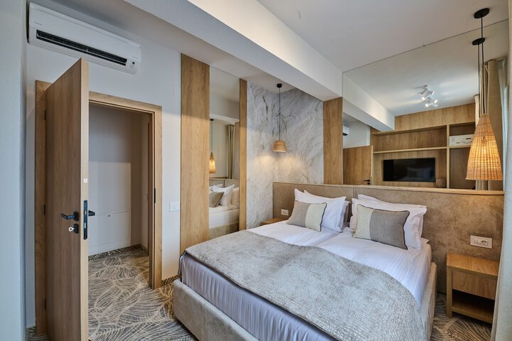 Room 25 of 60