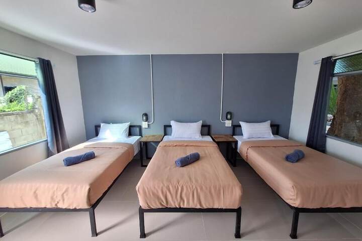 Room 2 of 38