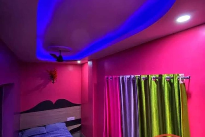 Room 13 of 19