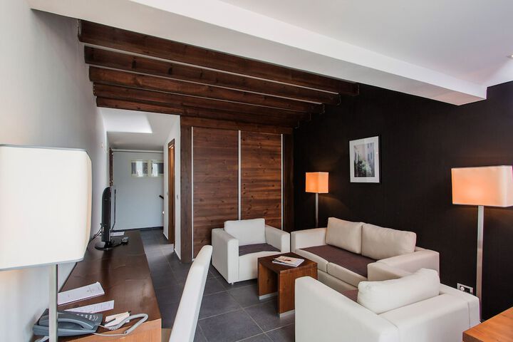 Room 43 of 114