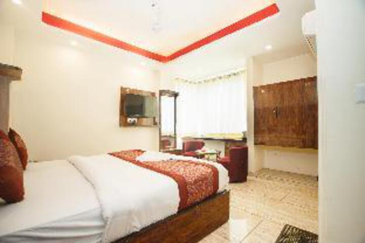 Room 13 of 21
