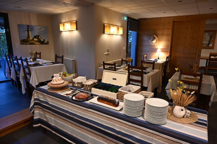 Dining 43 of 67