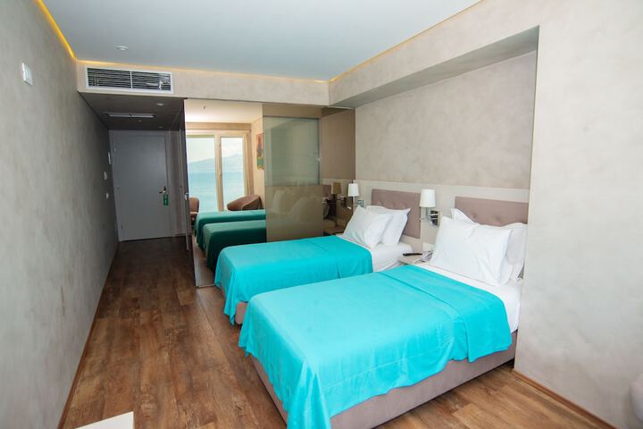 Room 36 of 253