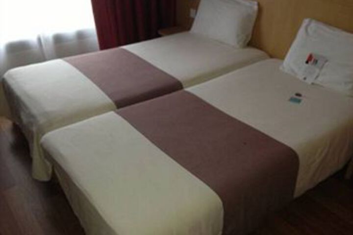Room 5 of 19