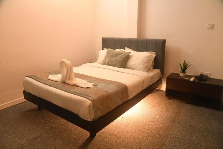 Room 2 of 21