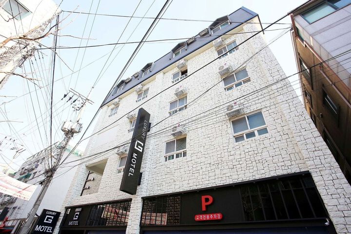Hotel 11 of 75