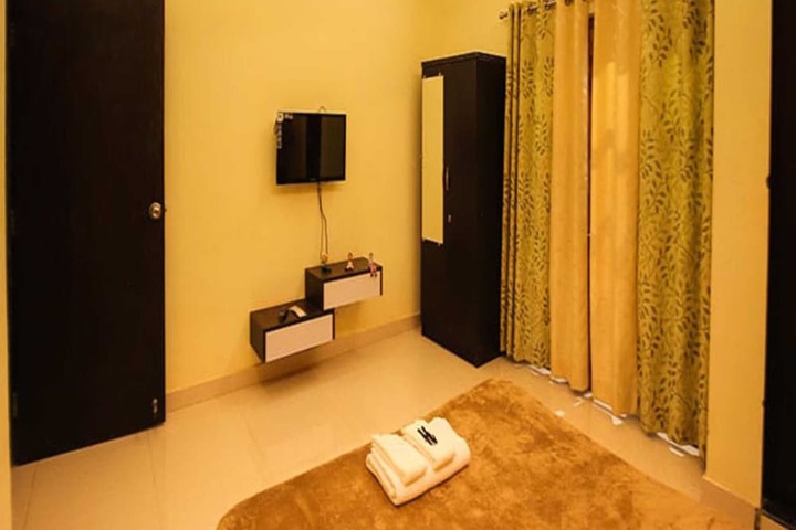 Room 6 of 17