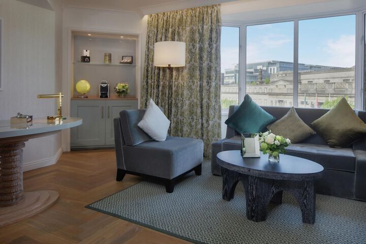 Room 28 of 160