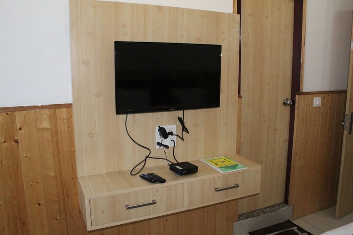 Room 9 of 43
