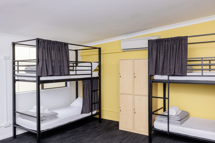Room 17 of 61