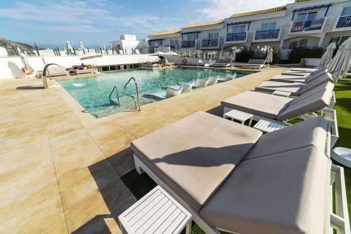 Pool 65 of 110