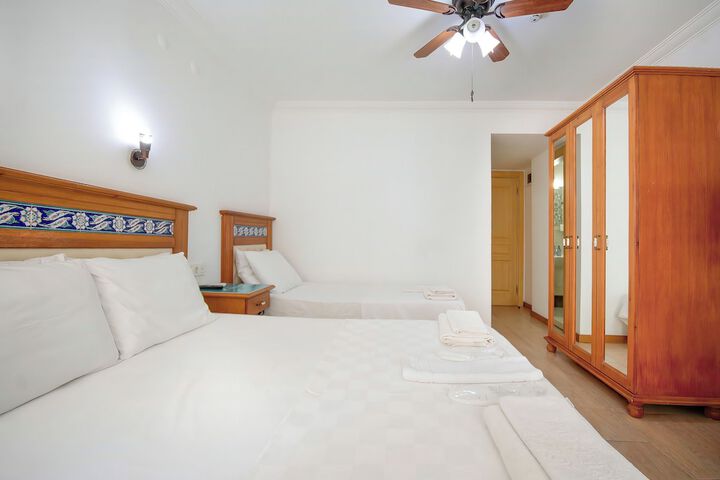 Room 41 of 63