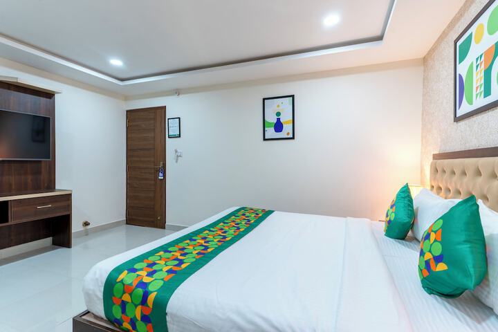 Room 12 of 34