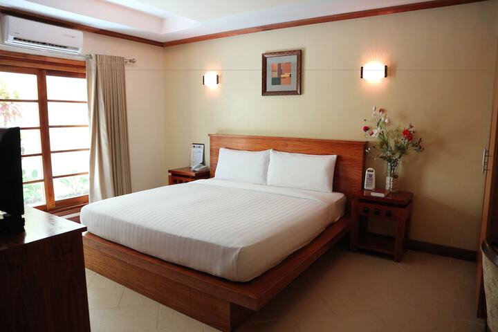 Room 6 of 35