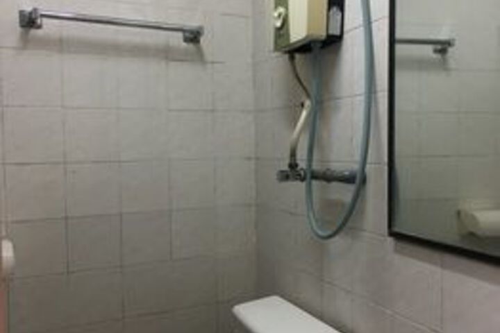 Room 2 of 20