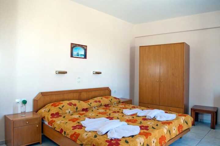 Room 4 of 50