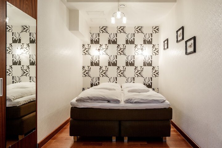 Room 22 of 165
