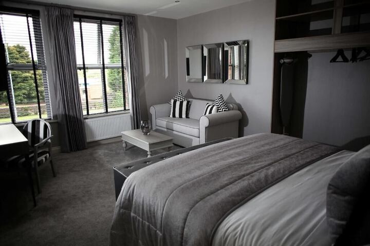 Room 10 of 62