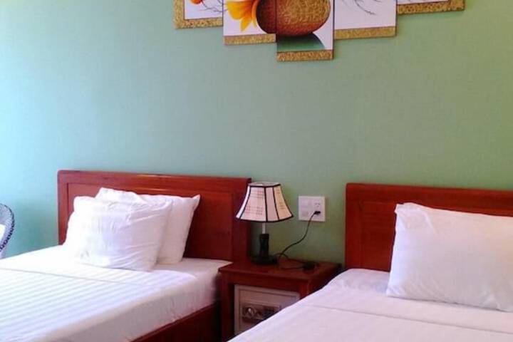Room 10 of 36