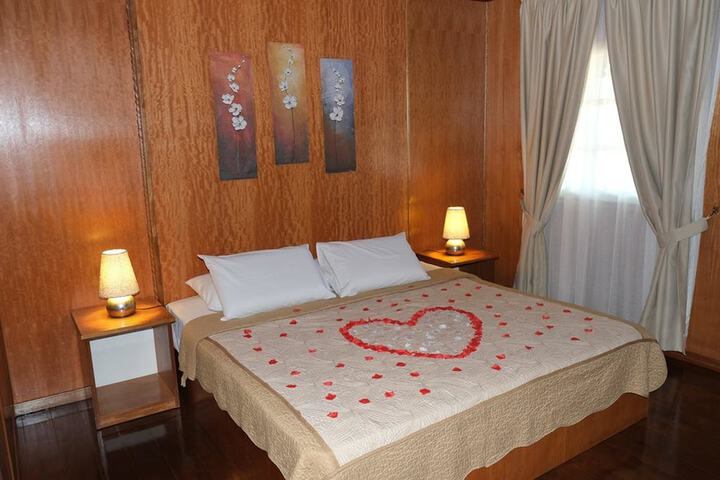 Room 8 of 34