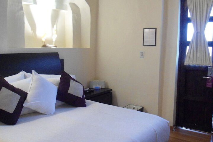 Room 3 of 34