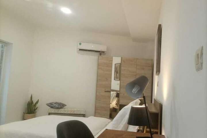 Room 14 of 28