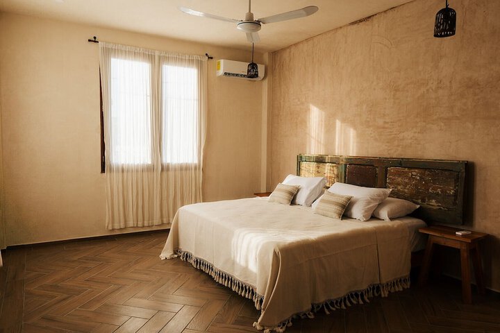 Room 12 of 83