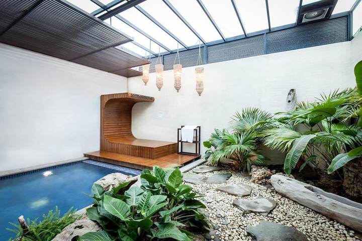 Pool 40 of 62