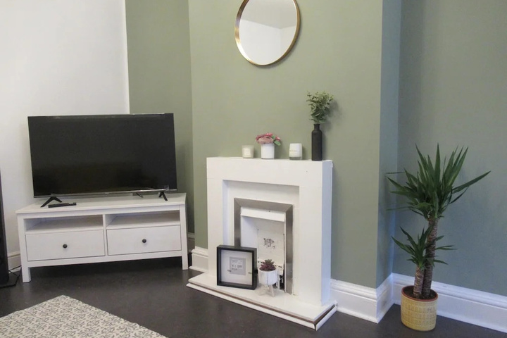 Spacious and Modern House in Derby England