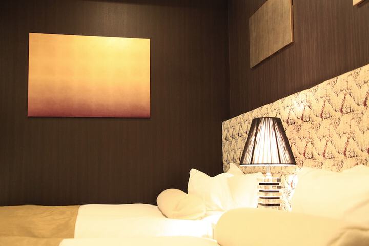 Room 18 of 114