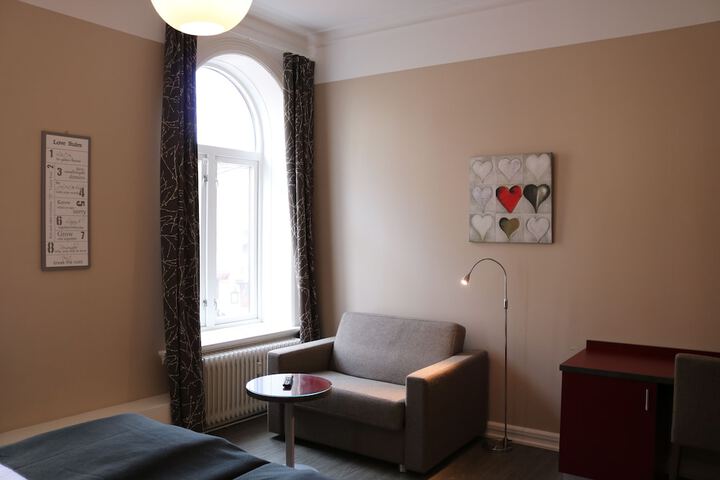 Room 16 of 60