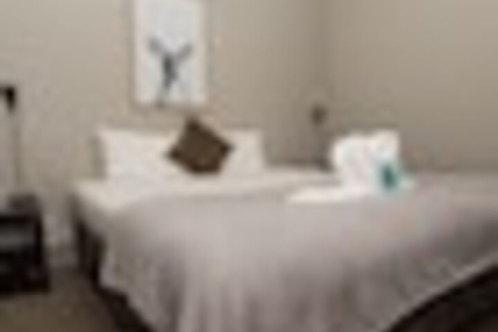 Room 26 of 243