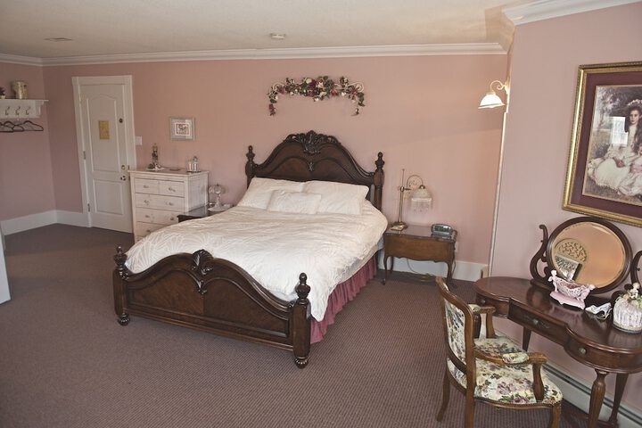 Room 10 of 24