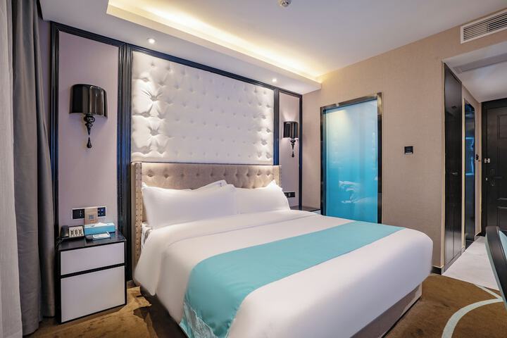 Room 3 of 42