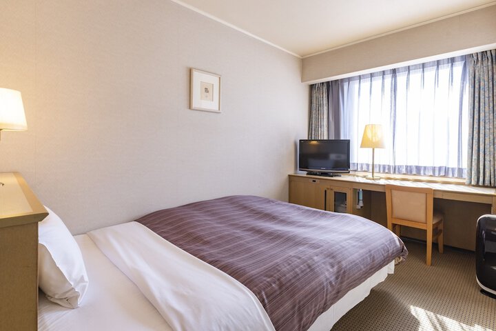 Room 16 of 77