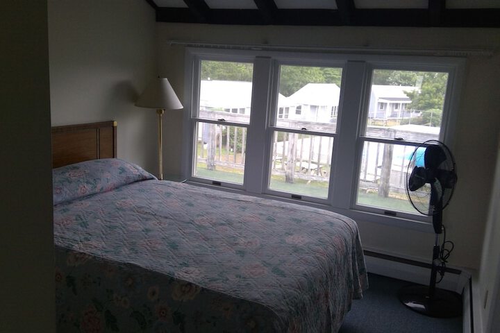 Room 2 of 17