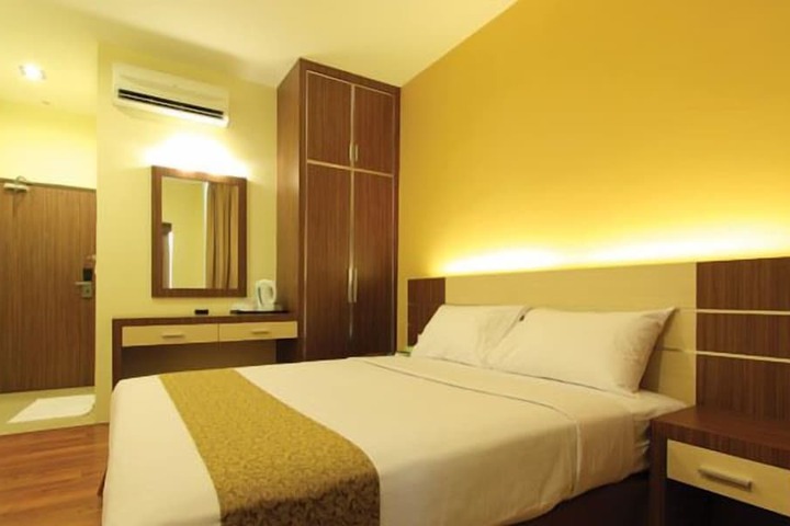 Room 10 of 40