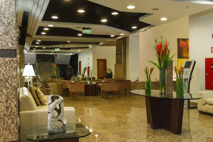 Entrance & Lobby