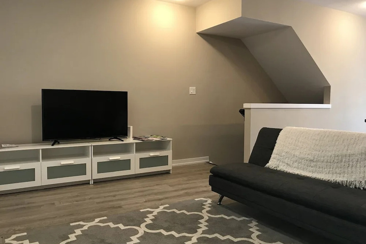 Room 4 of 10
