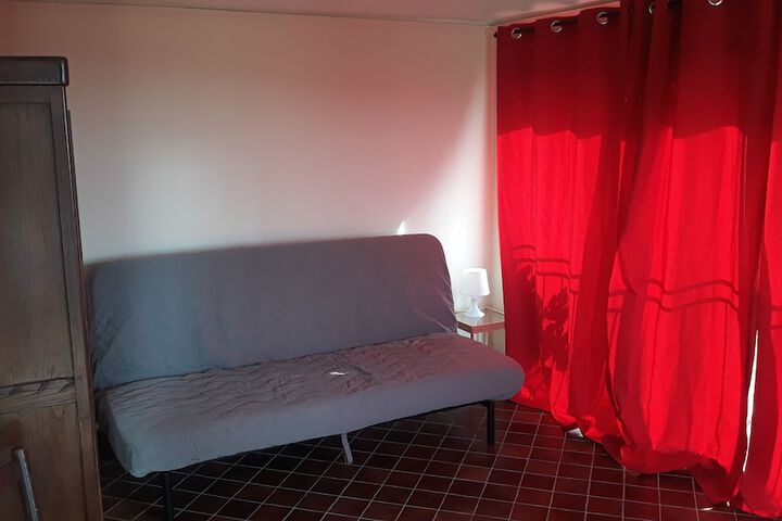 Room 6 of 42