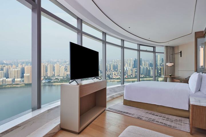 Room 11 of 81
