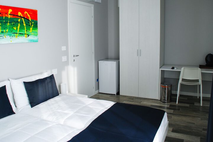 Room 10 of 35