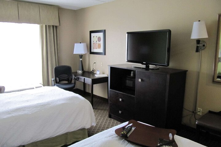 2 Queen Beds (4 of 4)
