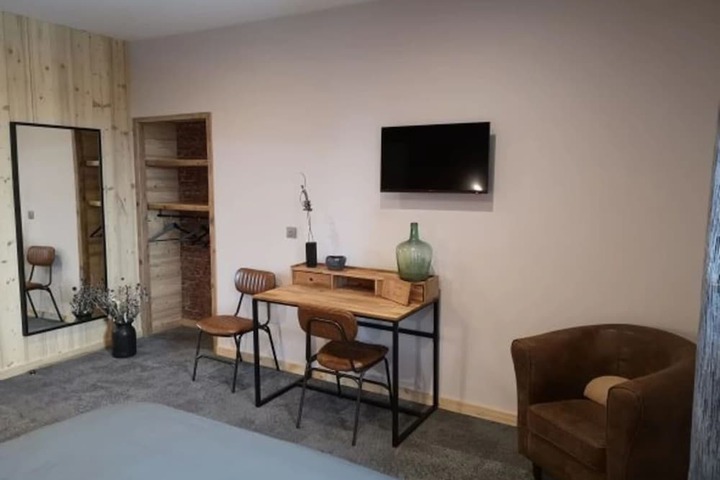 Room 11 of 51