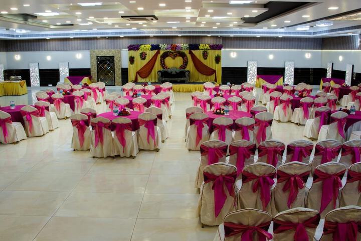 Ballroom/Hall 38 of 49