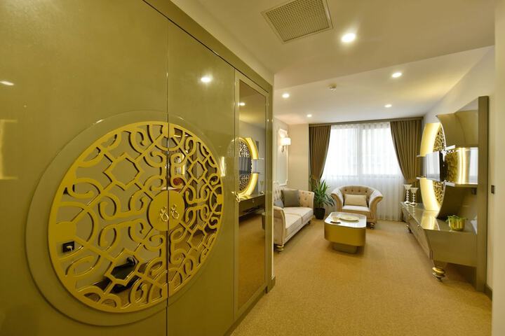 Room 46 of 102