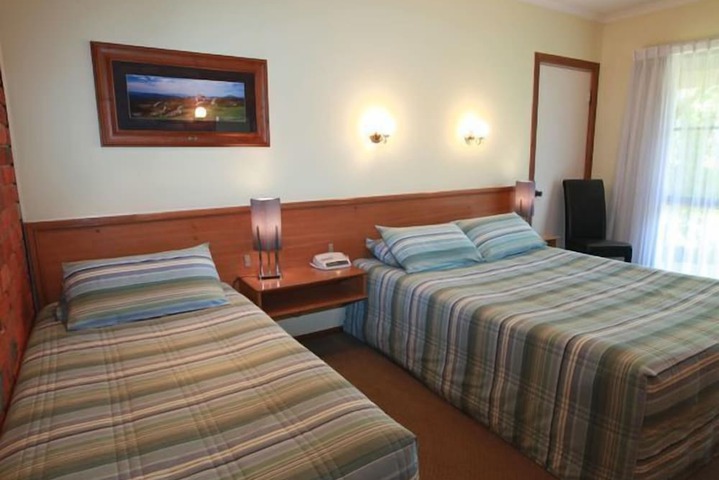 Room 4 of 43