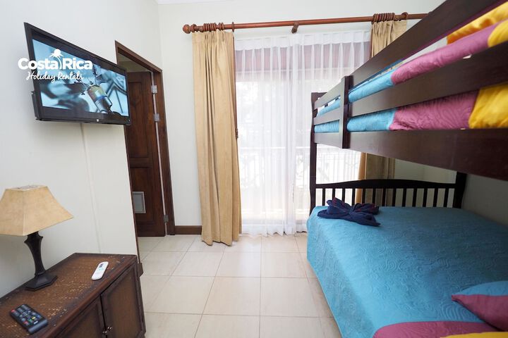 Room 42 of 138